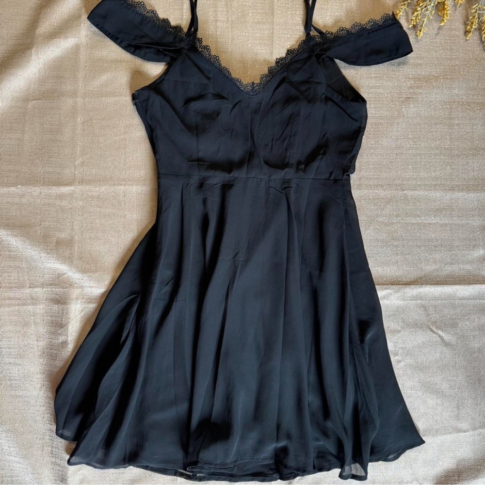 Lulus cross over lace detail little black dress size small